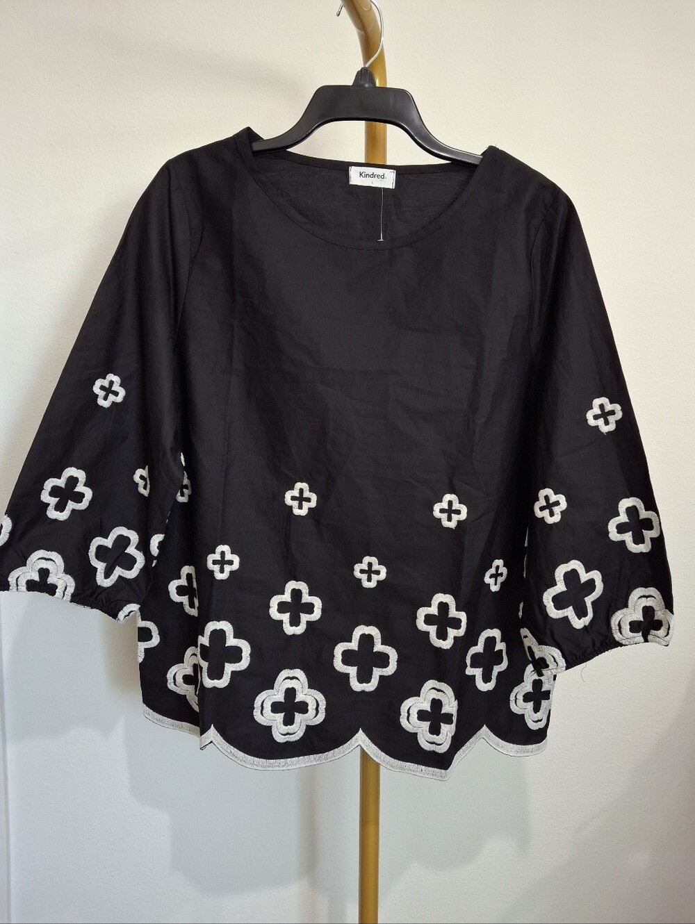 Anthropologie Kindred 100% Cotton Black Embroidered Blouse 3/4 Slevee Size L NWT